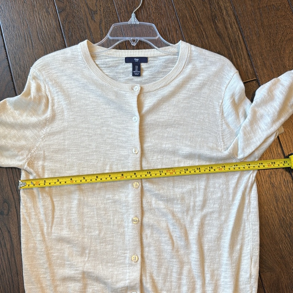GAP Women's Cream Colored Lightweight Cardigan- Size L - LIKE NEW - Picture 8 of 9